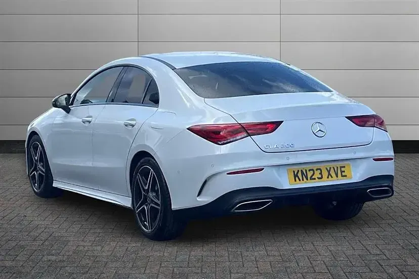 Occasion Mercedes CLA200 Executive 163 ch (119 kW) 2023 Blanc Berline