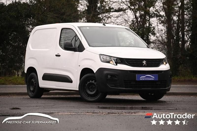 Used Peugeot Partner 100 HP (73 kW) 2020 White MPV