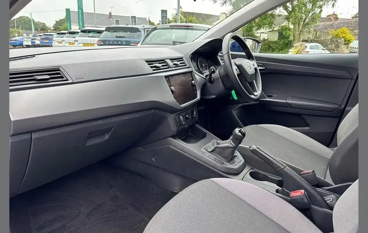 Used Seat Ibiza SE Technology 94 HP (69 kW) 2019 Blue Hatchback