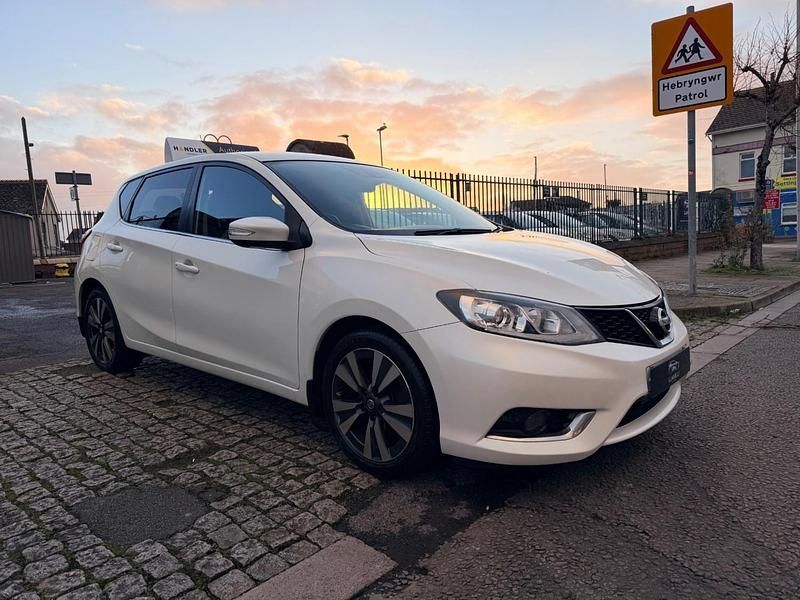 Used Nissan Pulsar Tekna 110 HP (80 kW) 2015 White Hatchback
