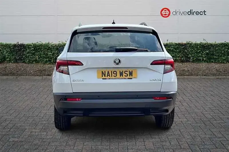 Used Skoda Karoq SE 116 HP (85 kW) 2019 White SUV