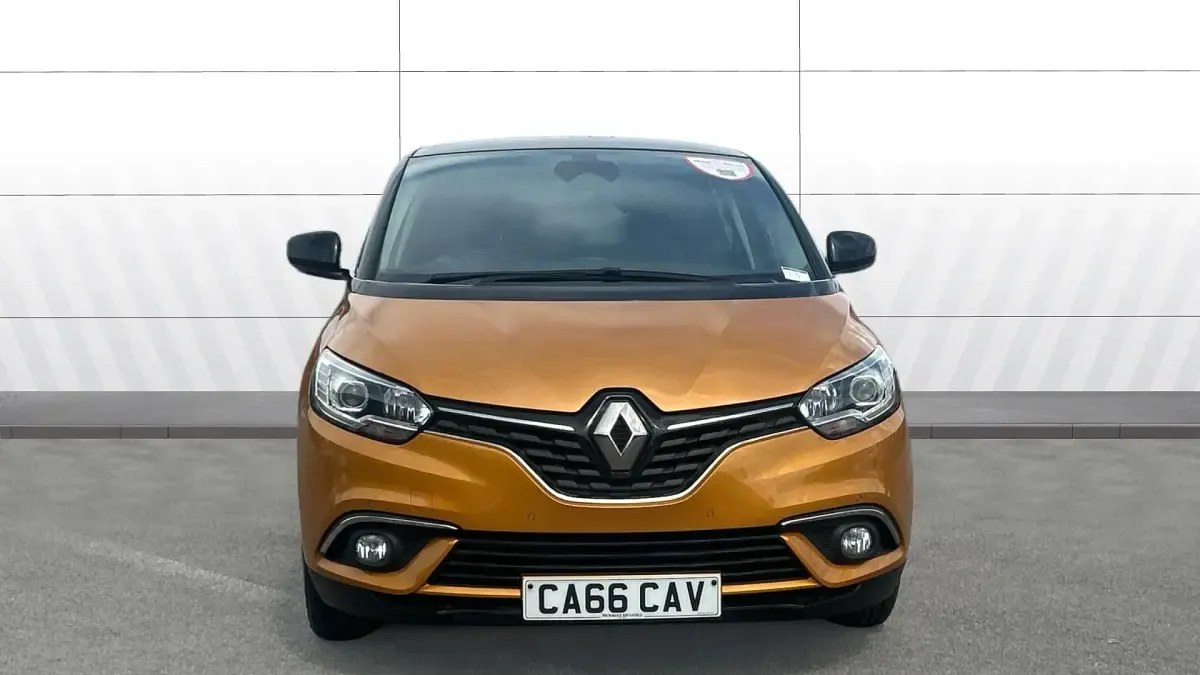 Used Renault Scénic III Dynamique 130 HP (95 kW) 2016 Yellow/black Estate