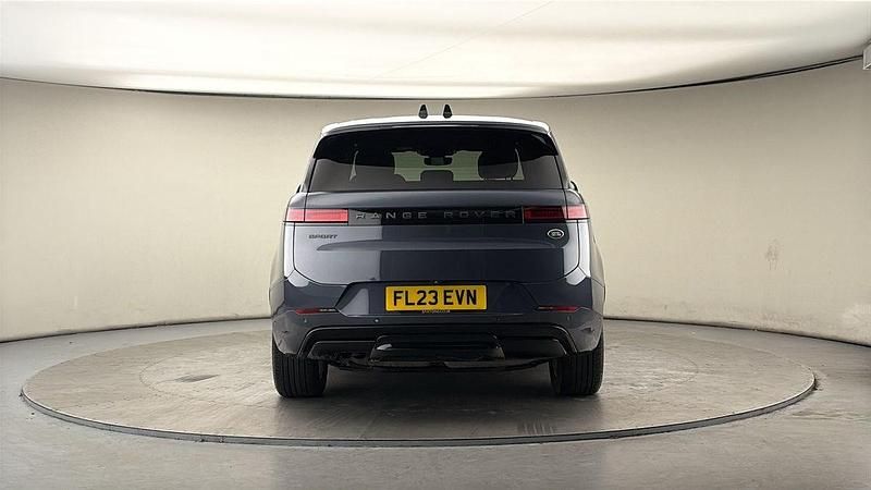Used Land Rover Range Rover Sport SE Dynamic 300 HP (220 kW) 2023 Varesine blue SUV