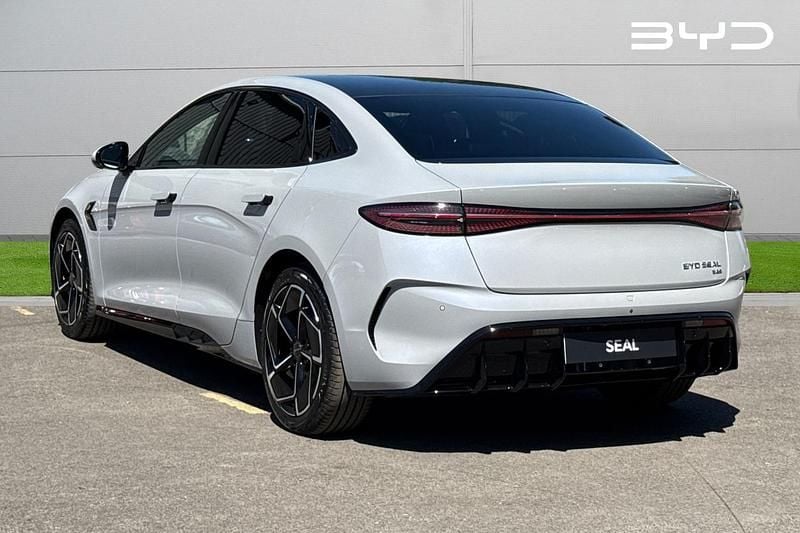 New BYD Seal 150 kW (204 HP) 2025 Grey Sedan