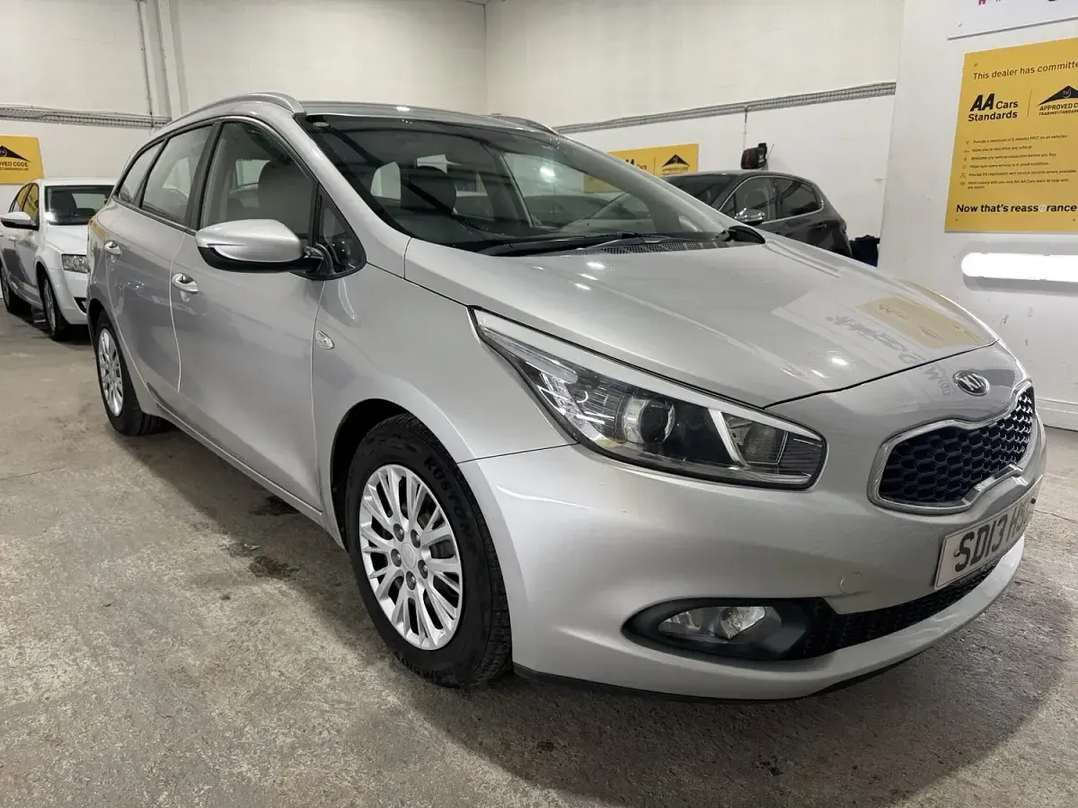 Used Kia Ceed 2013 Silver Hatchback