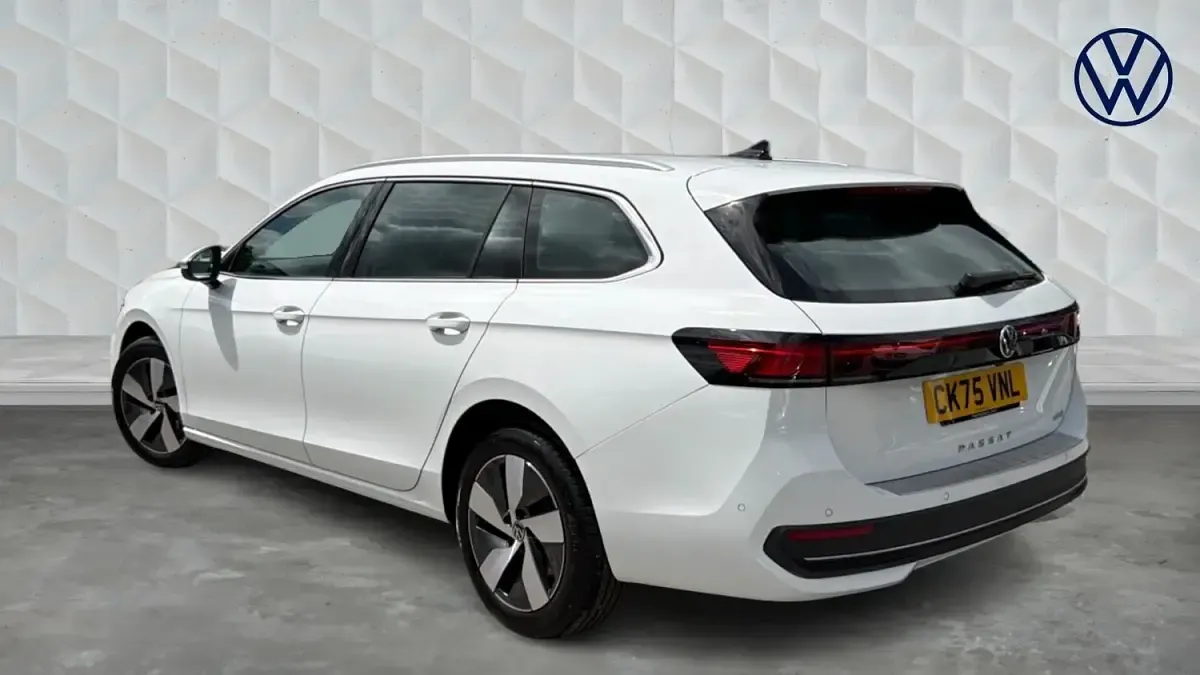 Used VW Passat Life 150 HP (110 kW) 2025 White Estate