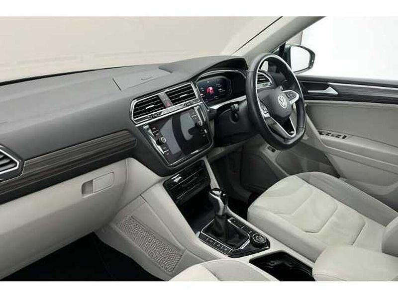 Used VW Tiguan Allspace Elegance 150 HP (110 kW) 2023 Grey SUV
