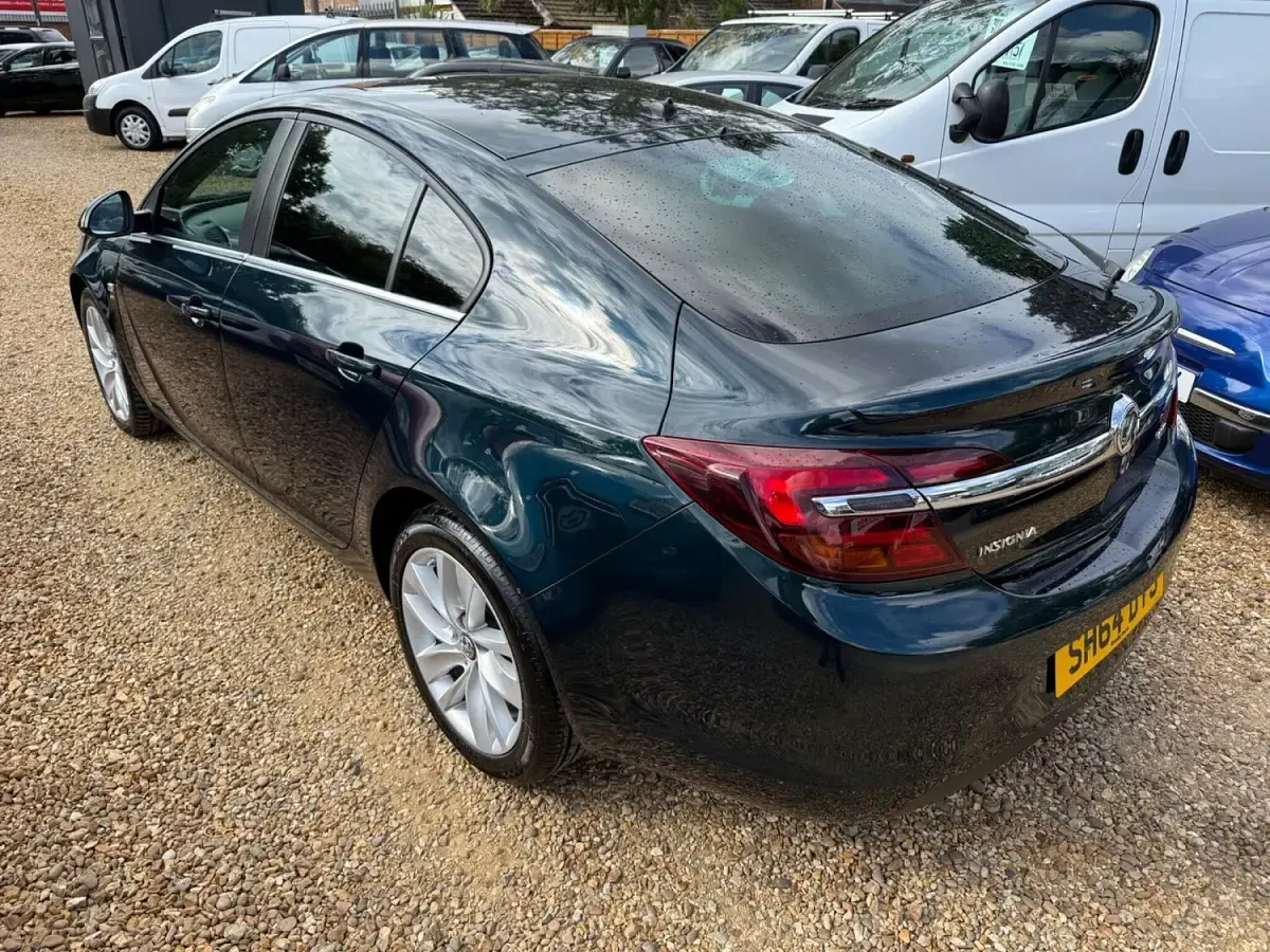 Used Vauxhall Insignia SRi 2014 Green Hatchback