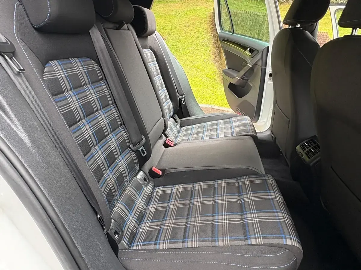 Used VW Golf VII GTE 204 HP (150 kW) 2015 White Hatchback