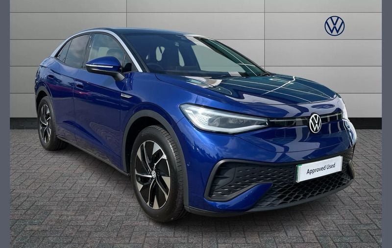 Blue Used 2023 VW ID.5 Pro Performance SUV | £26,990 (Fair price) - Image 1/4