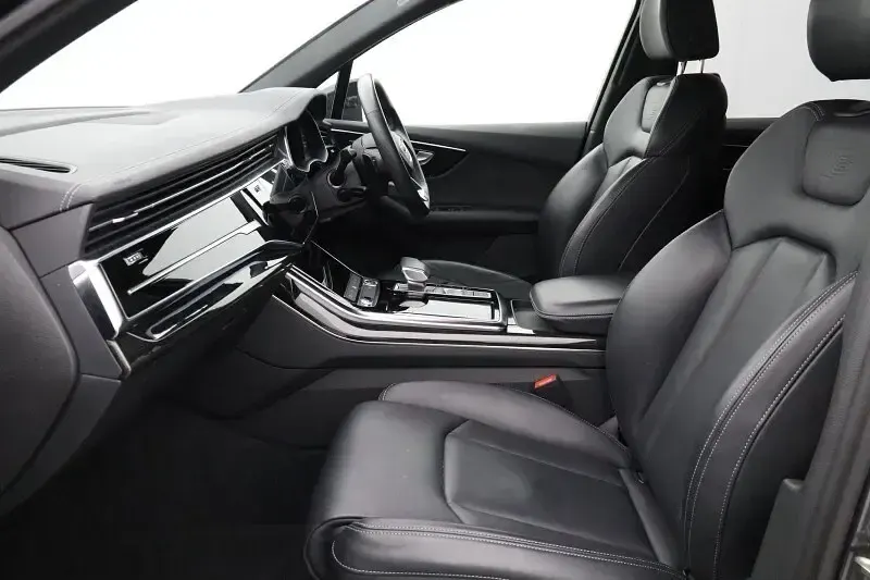 Used Audi Q7 Black Edition 340 HP (250 kW) 2022 Grey SUV