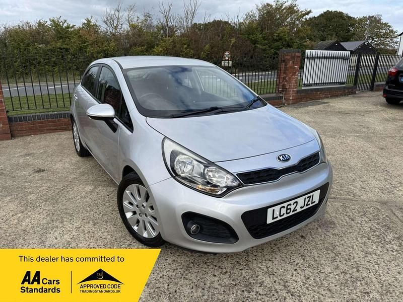Silver Used 2012 Kia Rio 2 Hatchback | £4,495 (Fair price) - Image 1/4