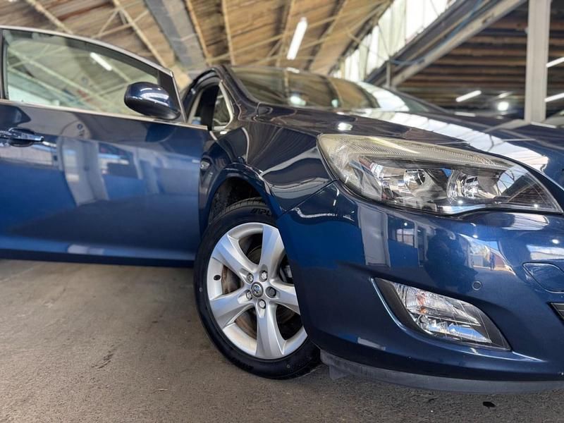 Used Vauxhall Astra SRi 2011 Blue Hatchback