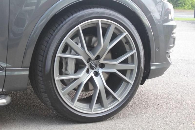 Used Audi Q7 Advanced 282 HP (207 kW) 2018 Grey SUV