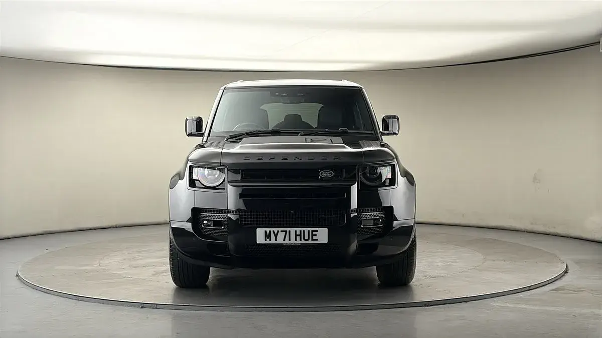 Used Land Rover Defender HSE Dynamic 2021 Santorini black SUV