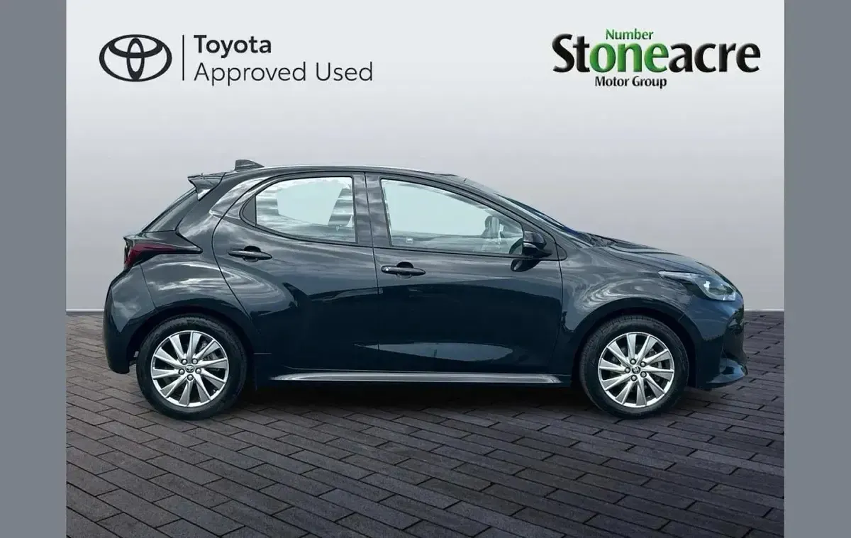 Used Toyota Yaris 113 HP (83 kW) 2023 Black Hatchback