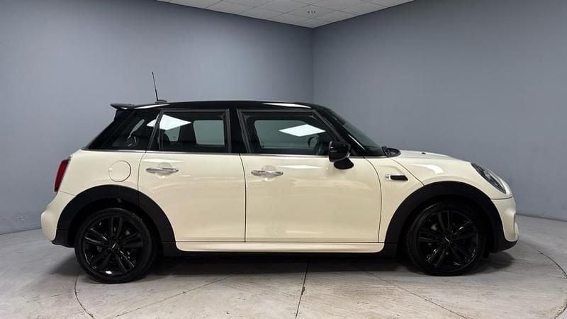 Used Mini Cooper Hatch 136 HP (100 kW) 2019 White Hatchback