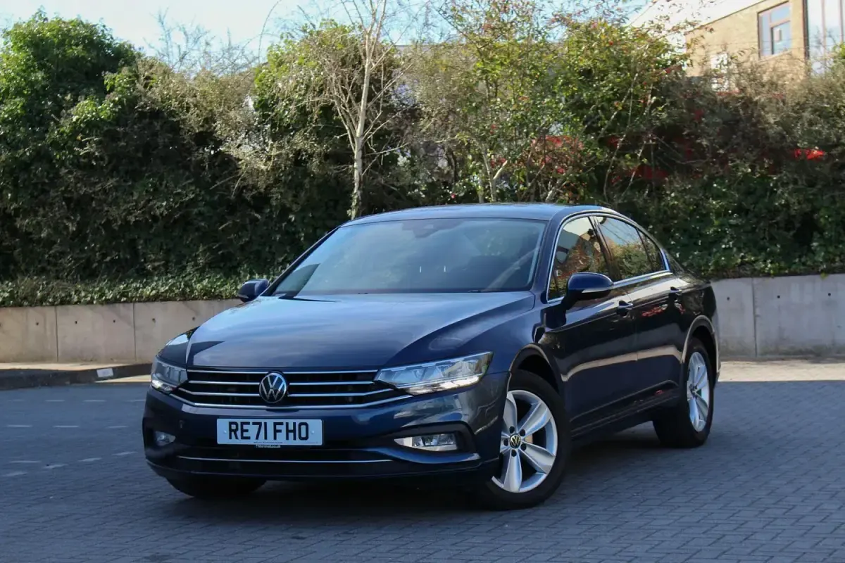 Usado VW Passat SE 2021 Azul Sedan