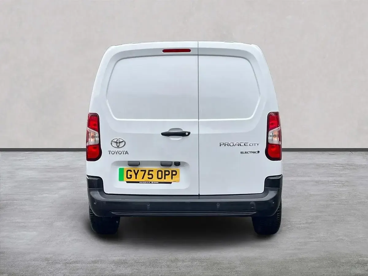 New Toyota Proace City City 50 kW (68 HP) 2025 White MPV