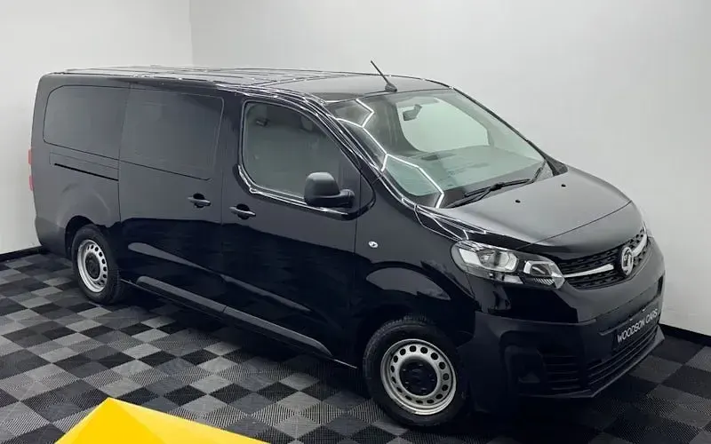 Used Vauxhall Vivaro 100 kW (136 HP) 2023 MPV
