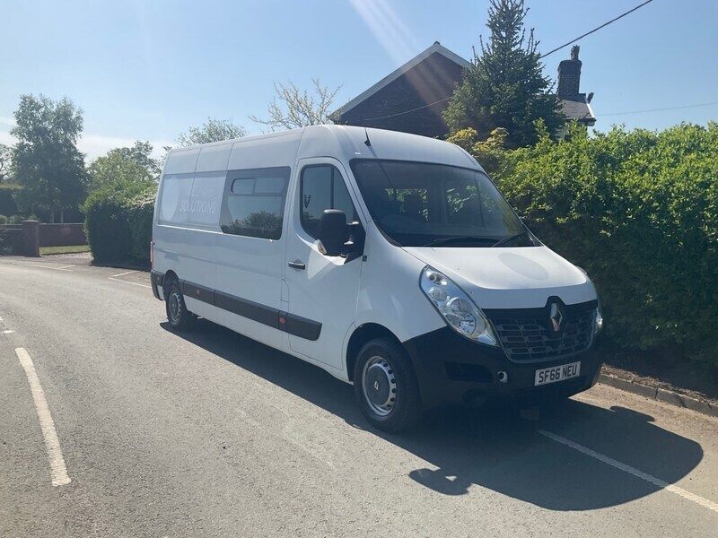 White Used 2016 Renault Master Business Van | £13,995 (Expensive) - Image 1/4