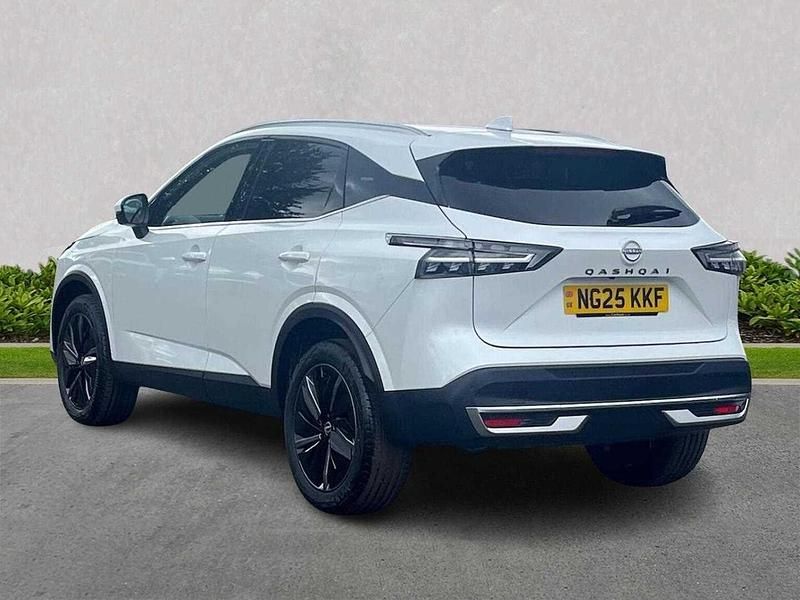 Used Nissan Qashqai Tekna 2025 White SUV