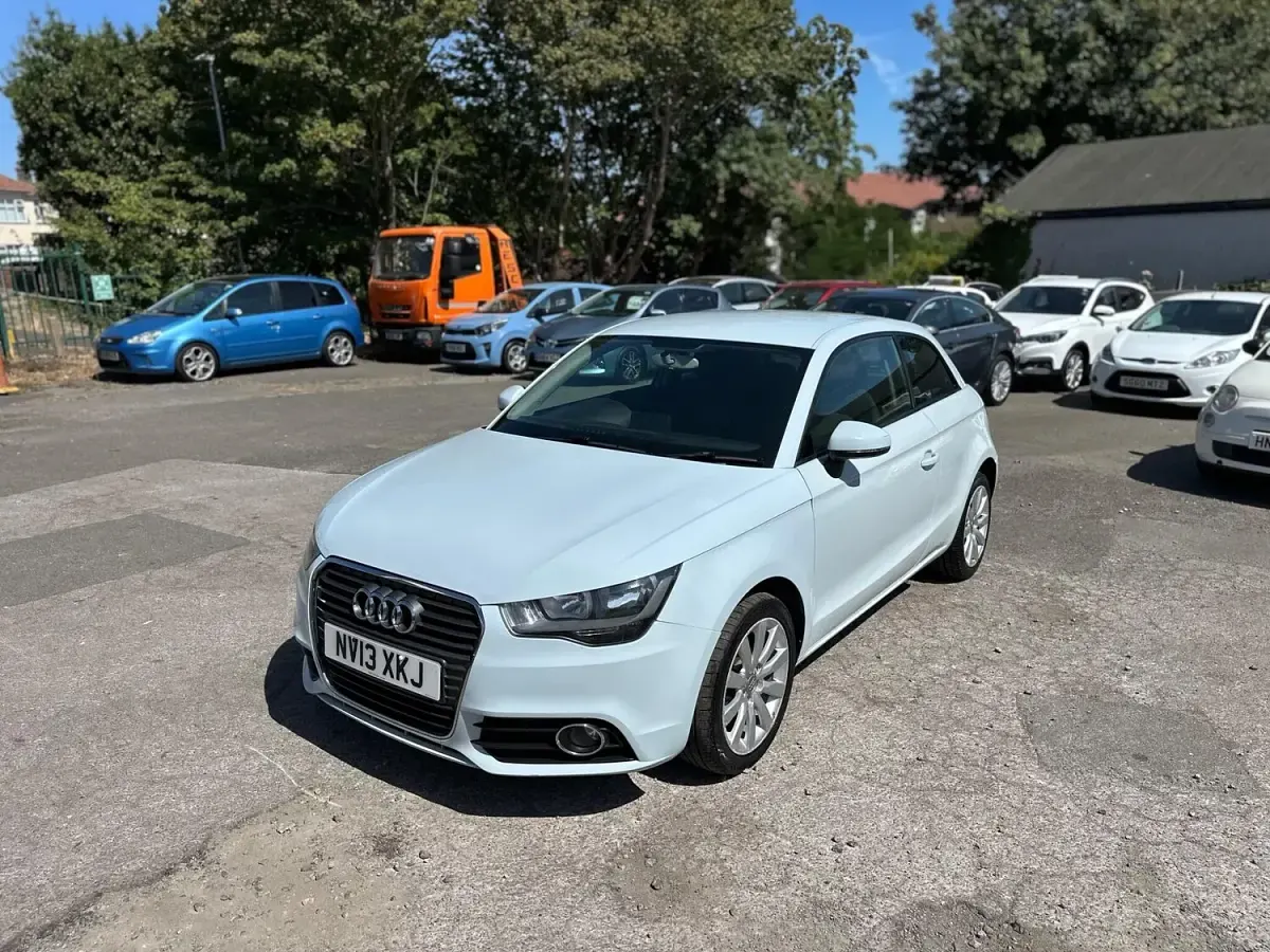 Used Audi A1 Sport 86 HP (63 kW) 2013 Blue Hatchback