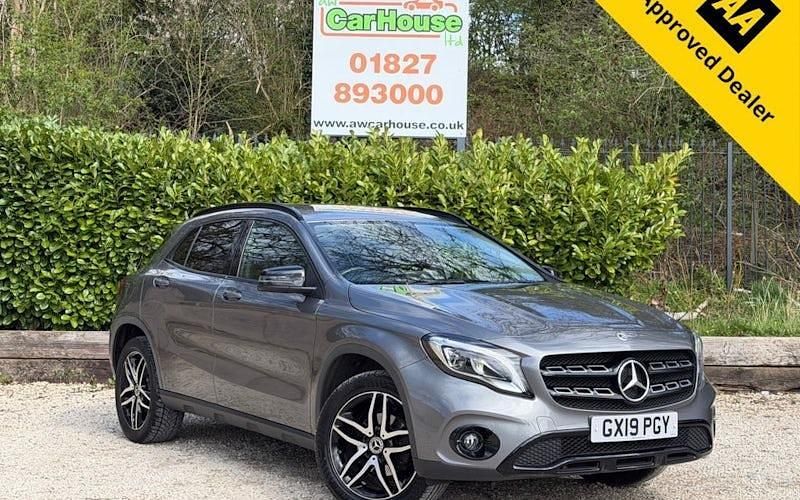 Usado Mercedes GLA180 Urban 122 HP (89 kW) 2020 SUV