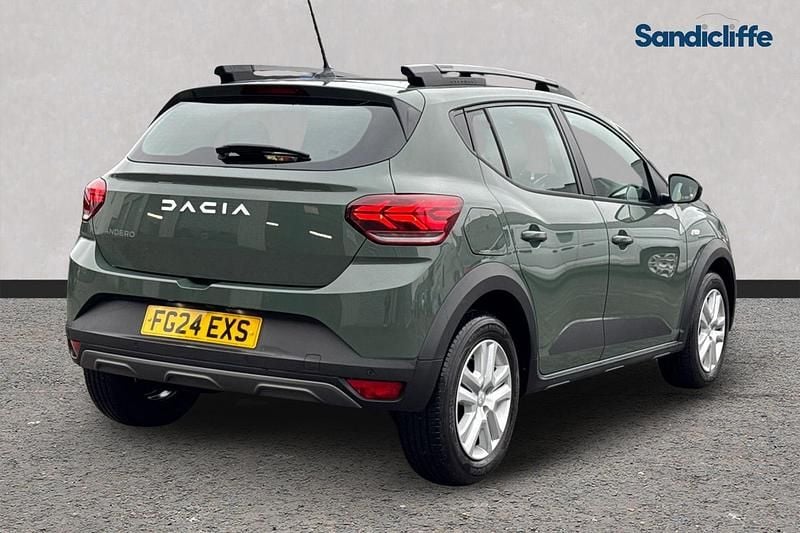 Used Dacia Sandero Expression 91 HP (66 kW) 2024 Special metallic  dusty khaki Hatchback