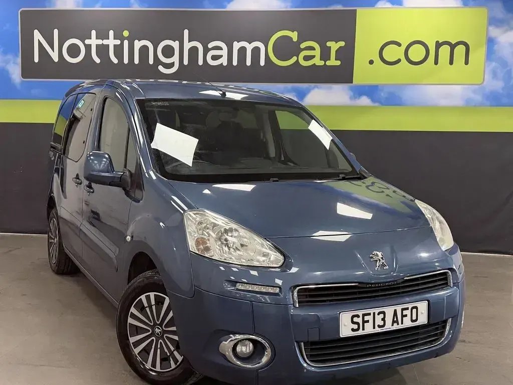 Used Peugeot TePee S 92 HP (67 kW) 2013 Blue MPV