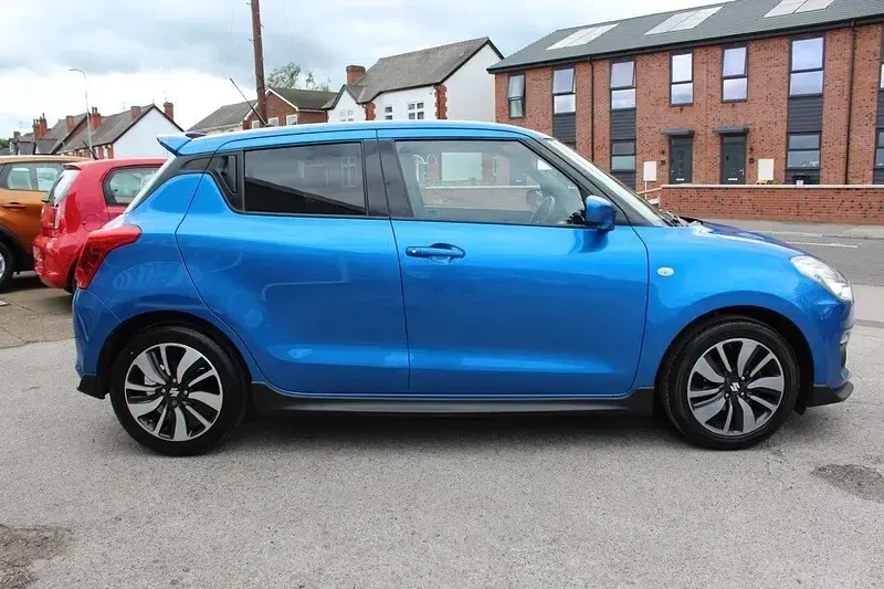 Used Suzuki Swift 90 HP (66 kW) 2019 Blue Hatchback