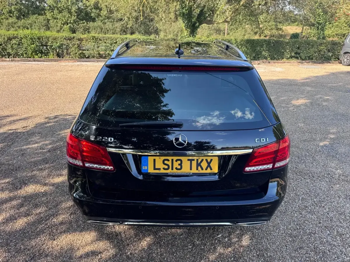 Used Mercedes E220 SE 170 HP (125 kW) 2013 Black Estate