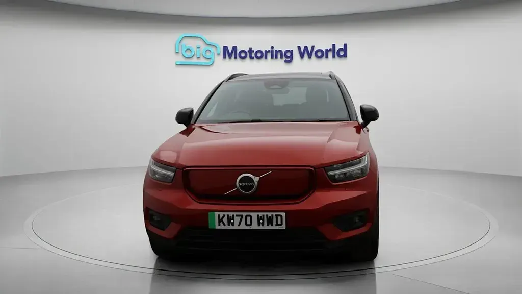 Usado Volvo XC40 You! 300 kW (408 HP) 2021 SUV