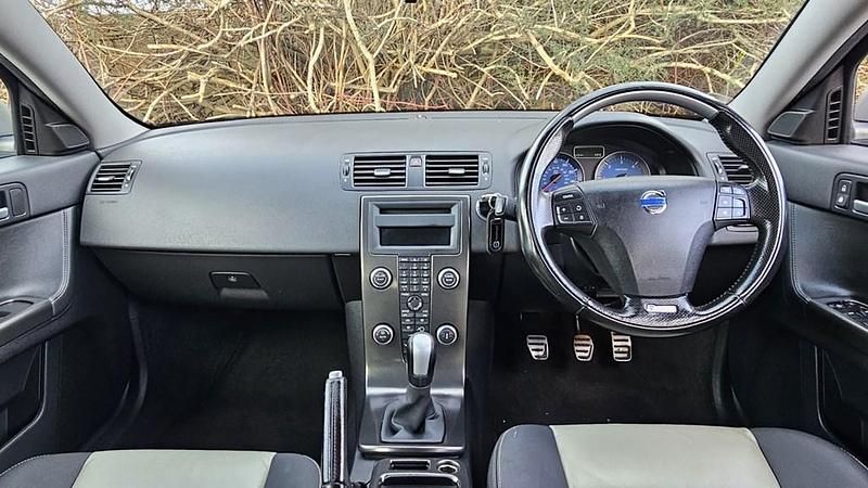 Used Volvo V50 R-Design 109 HP (80 kW) 2010 Black Estate