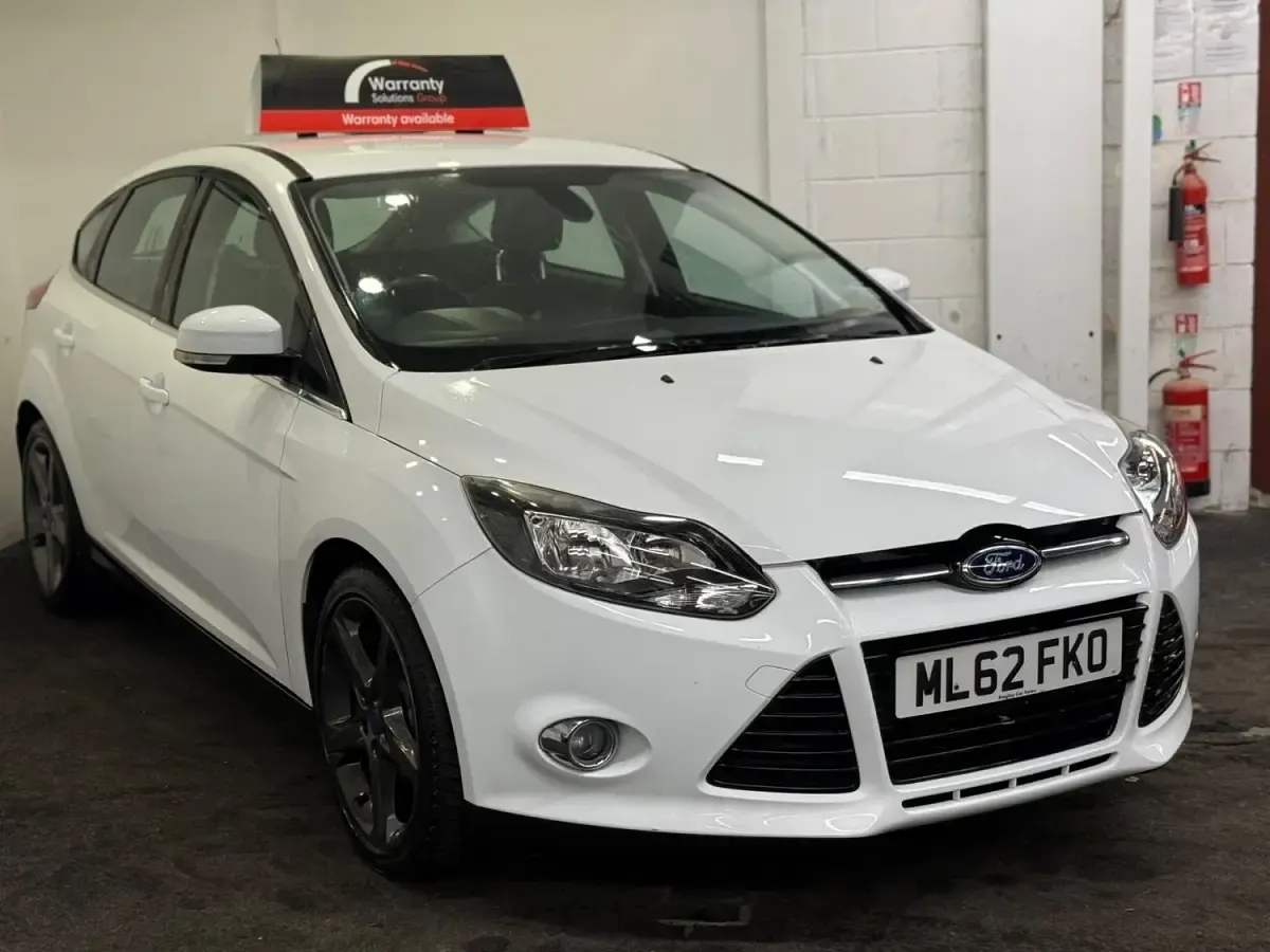 Used Ford Focus Titanium 125 HP (91 kW) 2012 White Hatchback