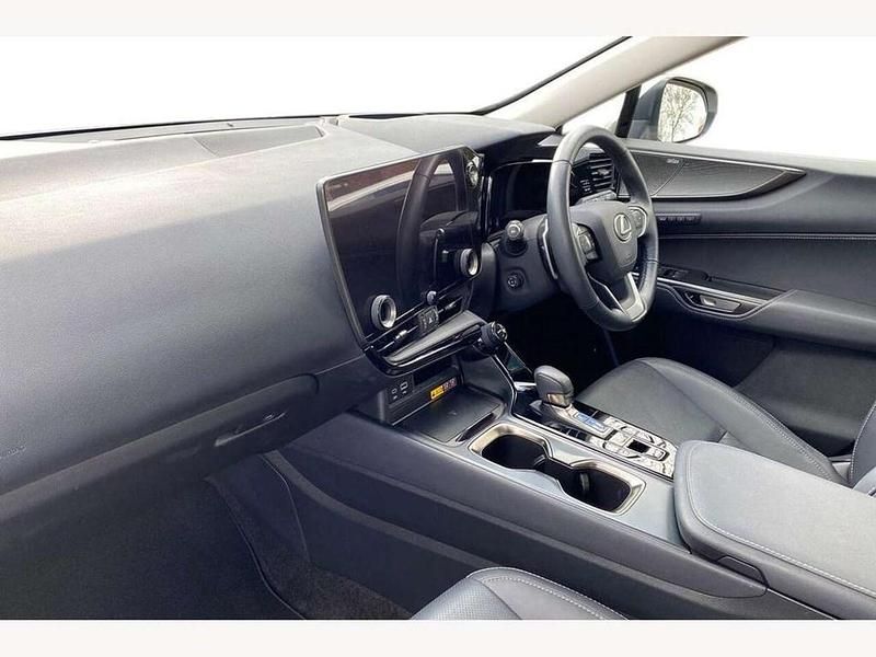 Used Lexus NX450h+ 306 HP (225 kW) 2024 White SUV