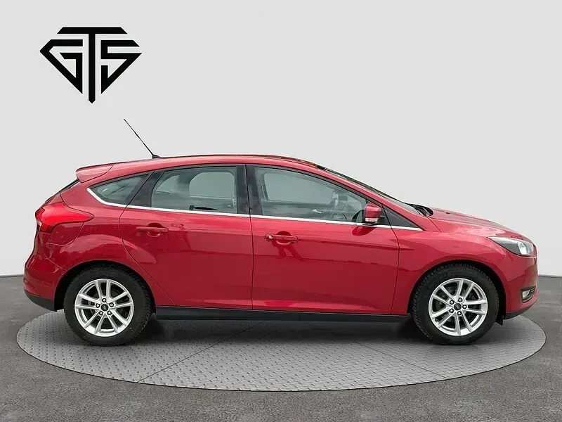 Used Ford Focus Zetec 2016 Red Hatchback