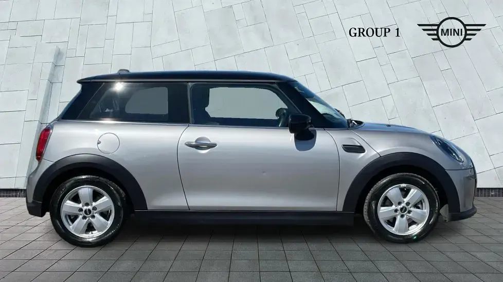 Used Mini Cooper Classic 134 HP (98 kW) 2023 Silver Hatchback