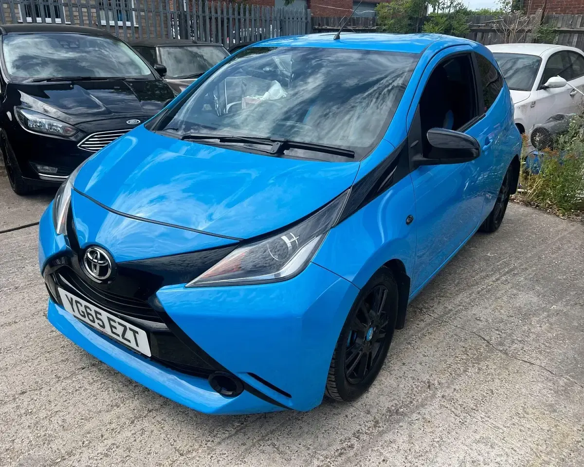 Used Toyota Aygo X-cite 69 HP (50 kW) 2015 Blue Hatchback