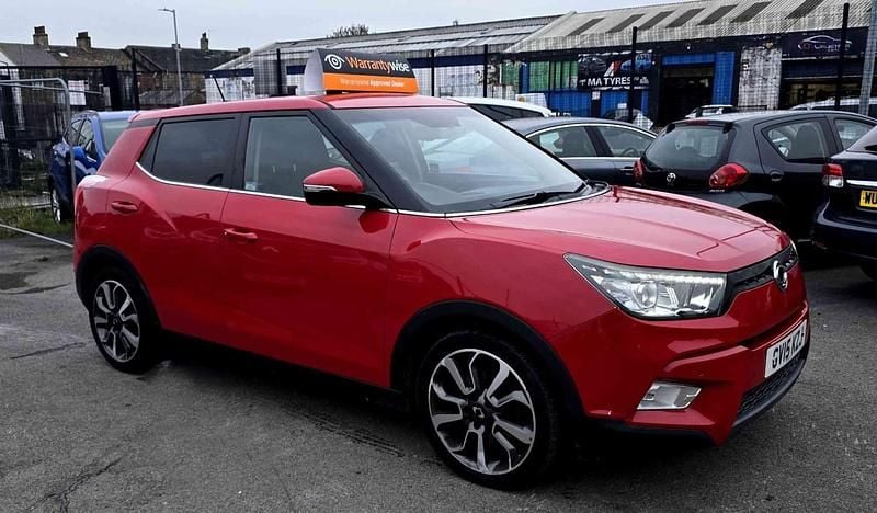 Red Used 2015 Ssangyong / KGM Tivoli Hatchback | £5,495 - Image 1/4