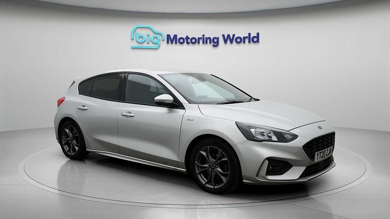 Used 2020 Ford Focus ST-Line Hatchback | £10,554 (Fair price) - Image 1/4