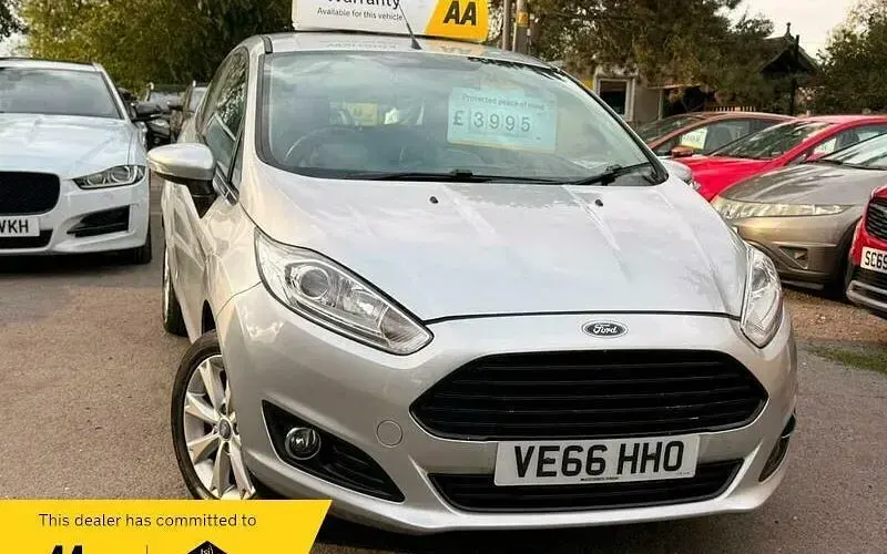 Used Ford Fiesta Zetec 101 HP (74 kW) 2016 Hatchback