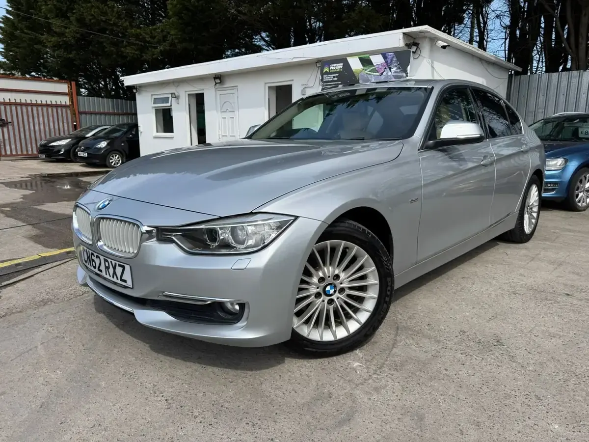 Used BMW 318 Luxury Line 143 HP (105 kW) 2012 Silver Sedan