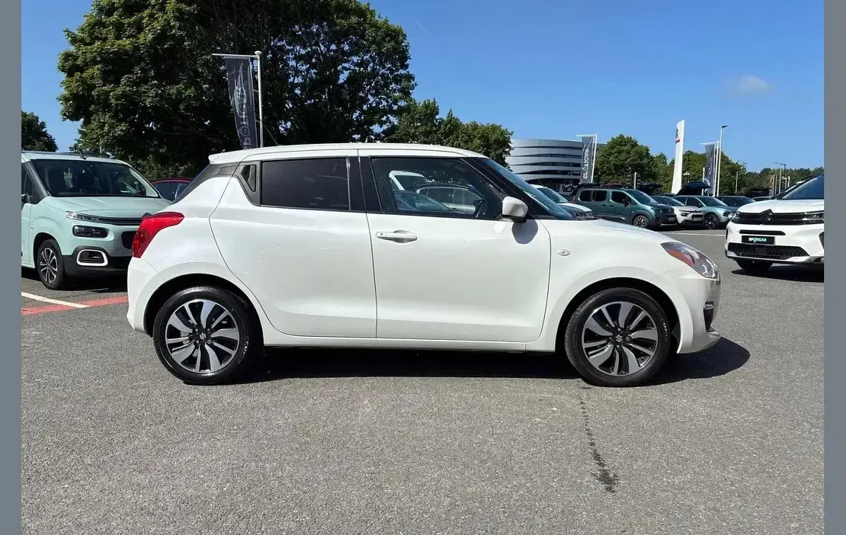 Used Suzuki Swift SZ-T 89 HP (65 kW) 2020 White Hatchback