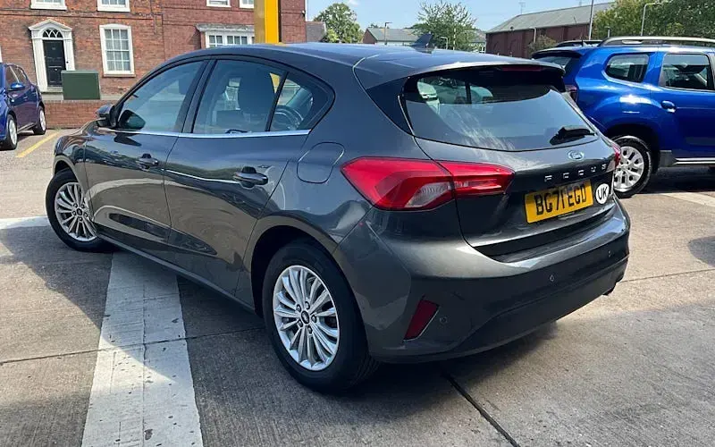 Used Ford Focus Titanium 125 HP (91 kW) 2021 Grey Hatchback