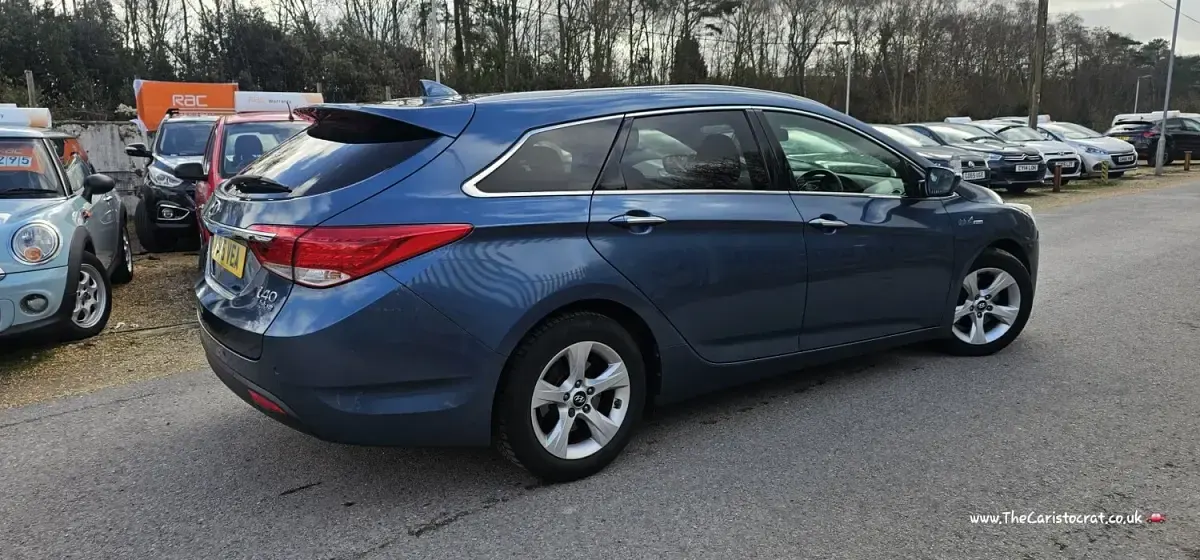 Used Hyundai i40 Style 134 HP (98 kW) 2015 Blue Estate