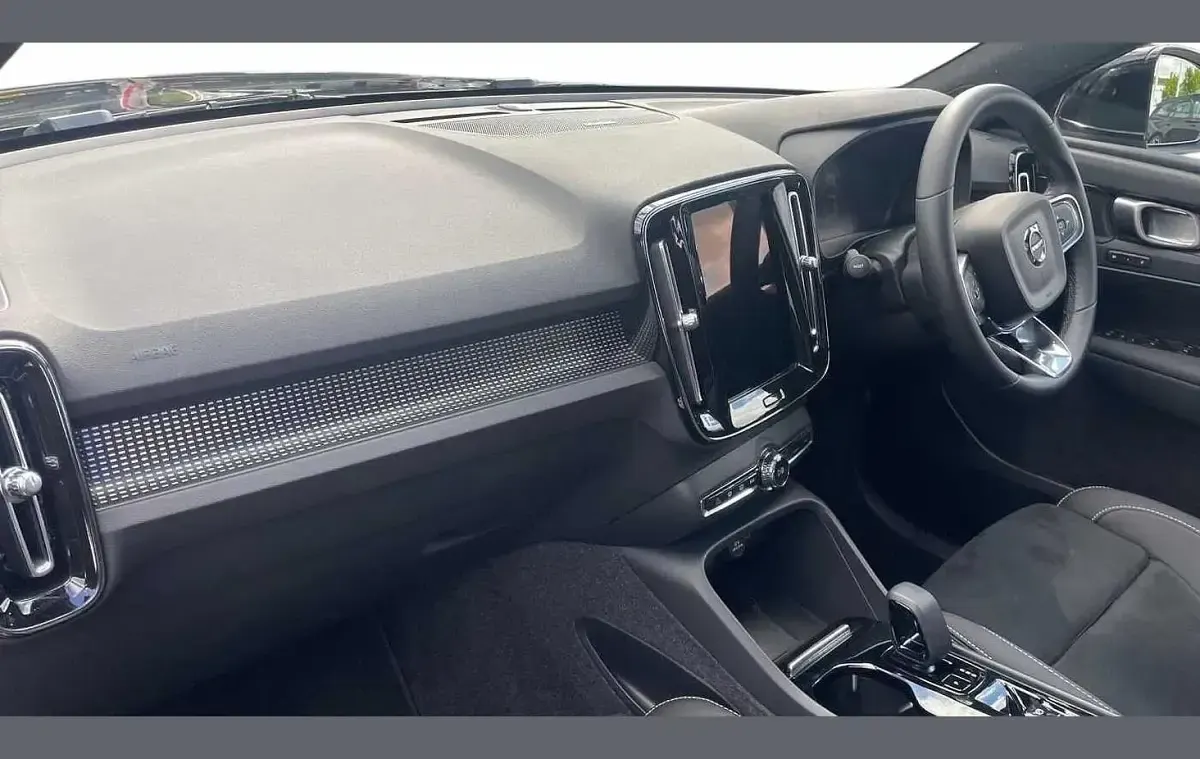 Usado Volvo XC40 Ultra 194 CV (142 kW) 2024 Negro SUV