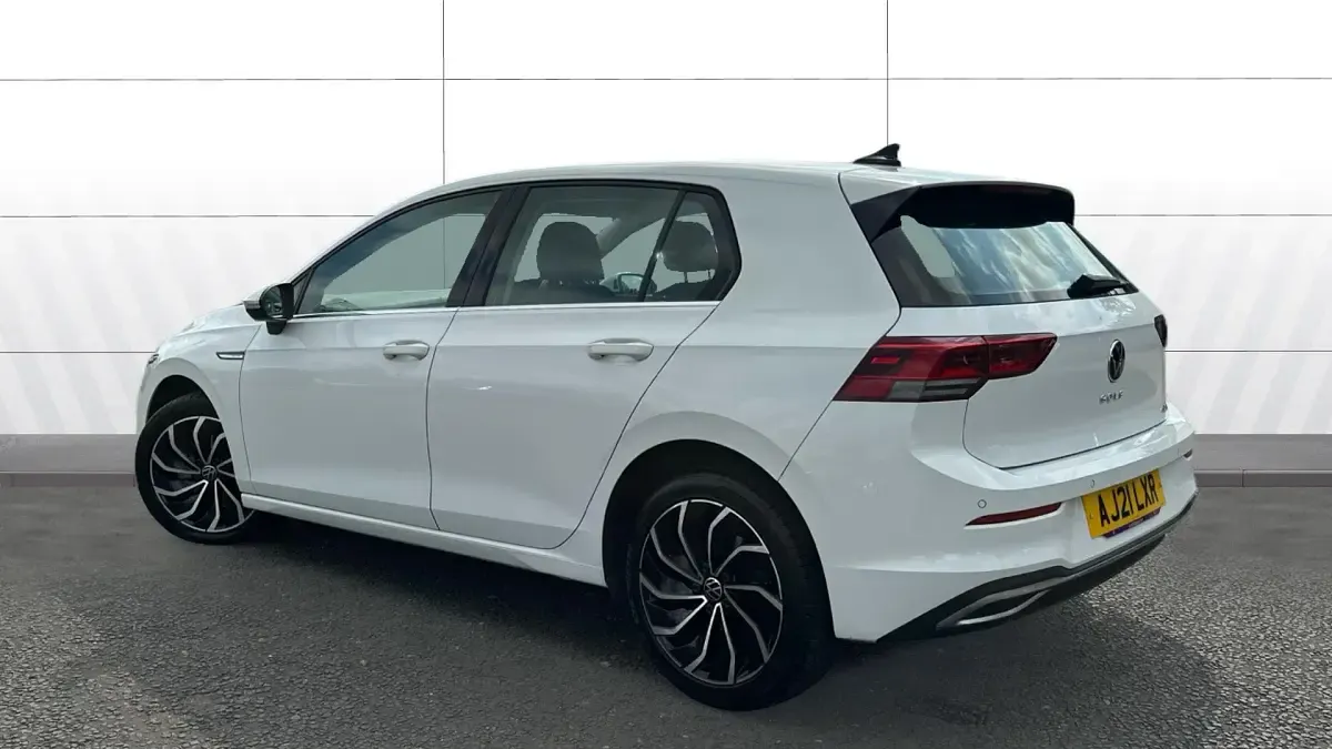 Used VW Golf VII Style 130 HP (95 kW) 2021 White Hatchback