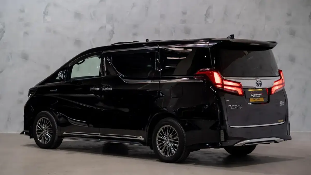 Used Toyota Alphard 190 HP (139 kW) 2025 Black MPV
