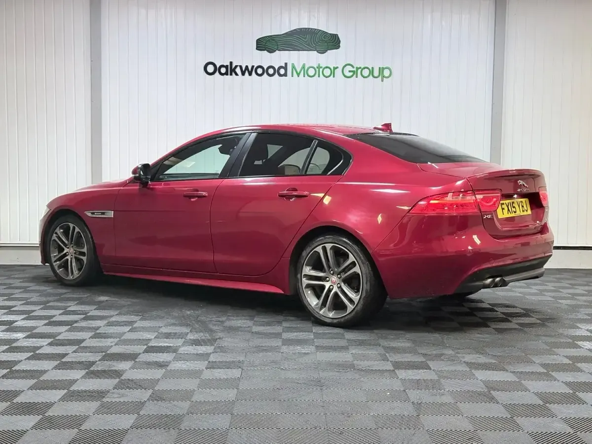 Used Jaguar XE R-Sport 180 HP (132 kW) 2015 Red Sedan